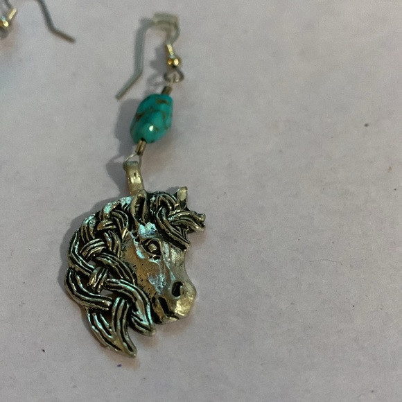 Unique unicorn earrings - Picture 3 of 4